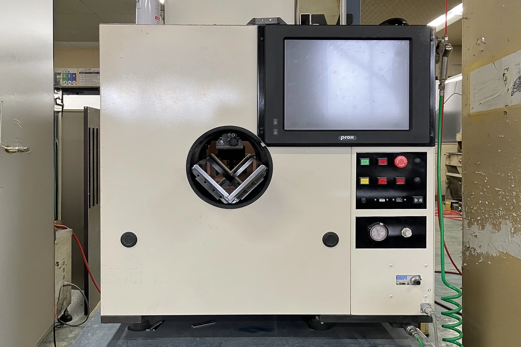 多様な加工技術に加え、
自社開発を含む独自の設備を活用することで、
高品質なモノづくりを実現しています。